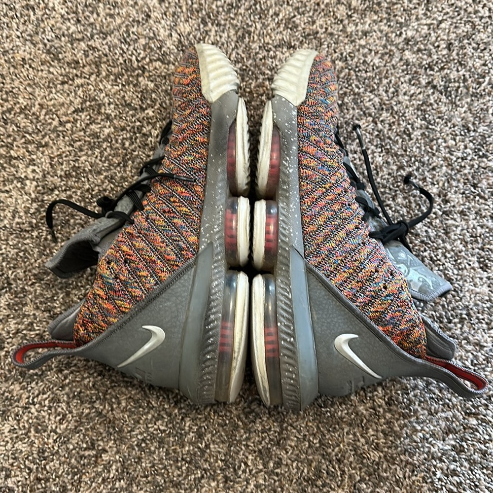 Lebron 16 20 20 Men’s Size 9 - Picture 4 of 7